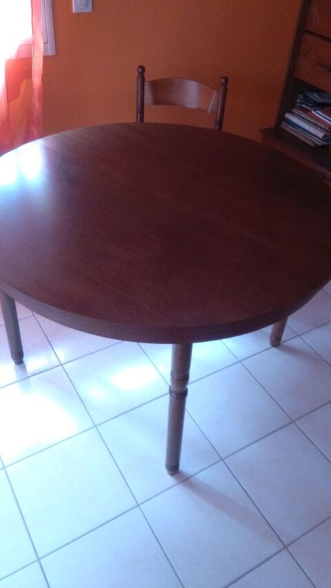 table ronde salle 100 Brandérion (56)