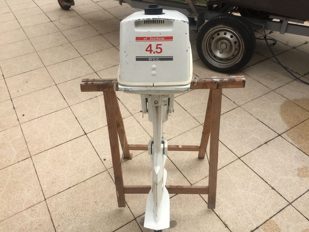Moteur de bateau 