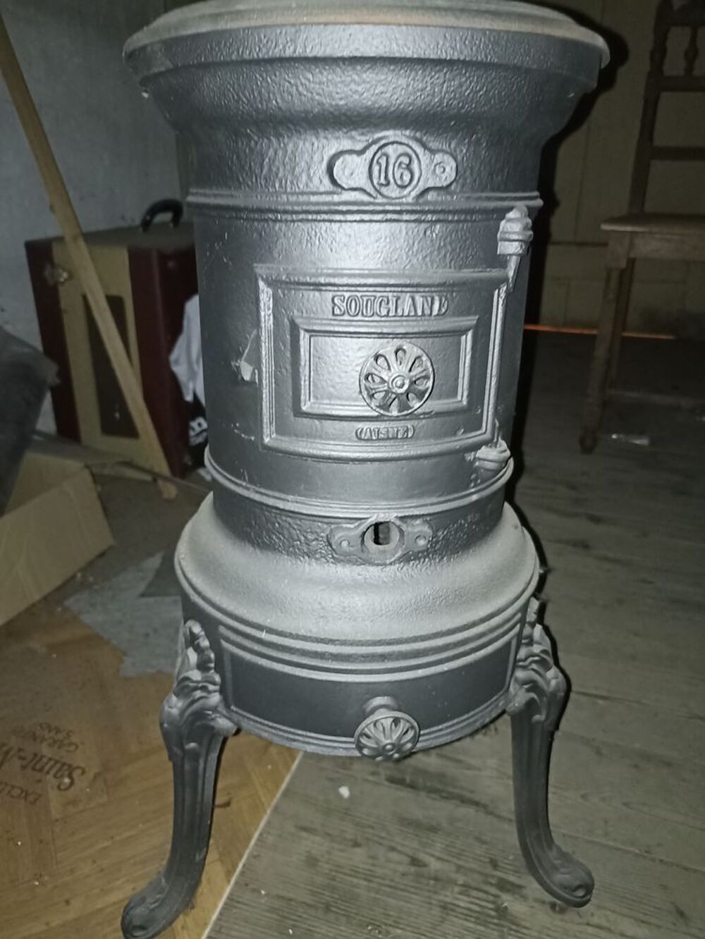 Ancien po&ecirc;le &agrave; bois 
