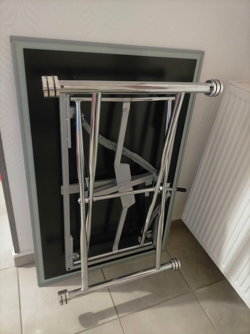 TABLE RELEVABLE Meubles