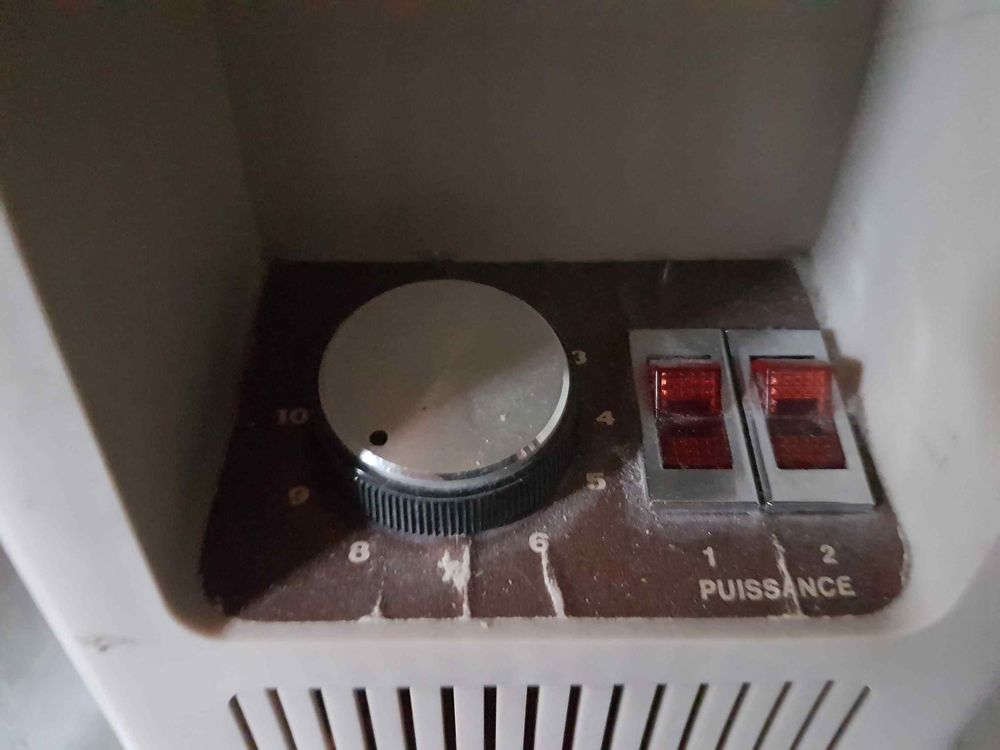 Radiateur &agrave; bain d'huile avec 3 puissances de chauffe Bricolage