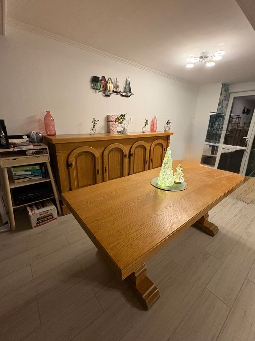 Salle &agrave; manger en ch&ecirc;ne dor&eacute; Meubles