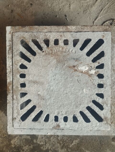 Regard en fonte 30X30 20 Ahun (23)