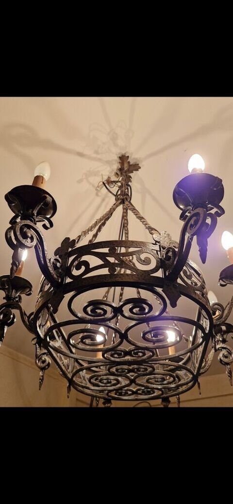 Grand lustre en fer forgé 50 Annebault (14)