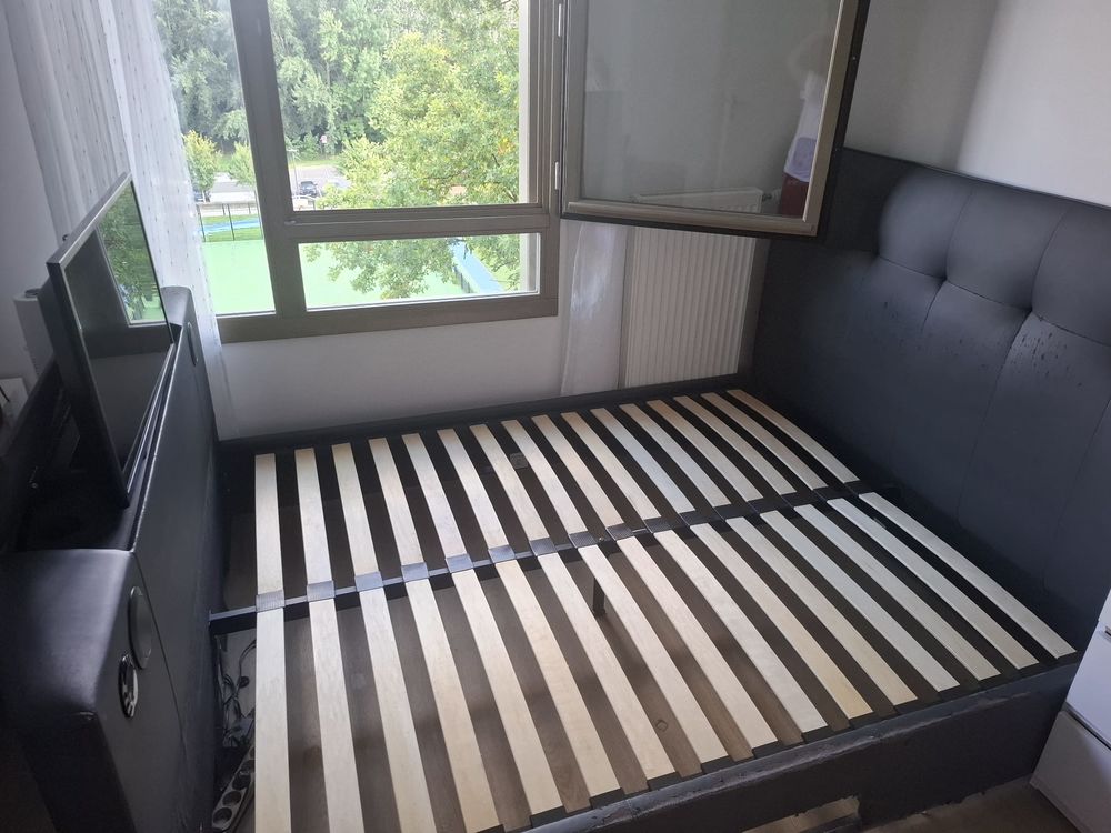 Lit double 160x200 avec fonctionnalit&eacute;s int&eacute;gr&eacute;es Meubles