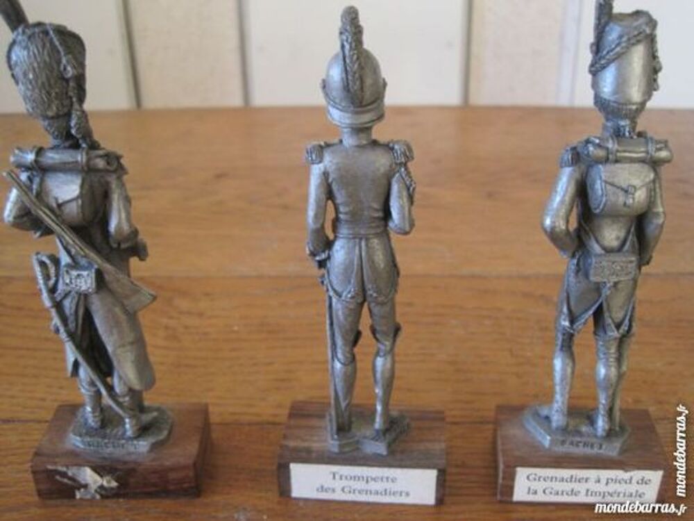 soldats &eacute;tain 