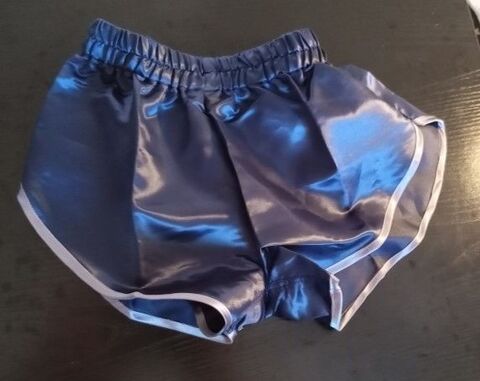 Short Nylon satin Vintage bleu marine/gris Taille L 40 
27 Lyon 3 (69)