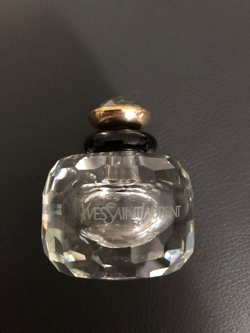 cristal de Swarovski: flacon de parfum PARIS d?Yves St Laurent num&eacute;rot&eacute;es num&eacute;rot&eacute; Bijoux et montres