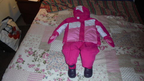 ensemble de ski bebe 18 / 24 mois moufles apres ski 30 Colombes (92)