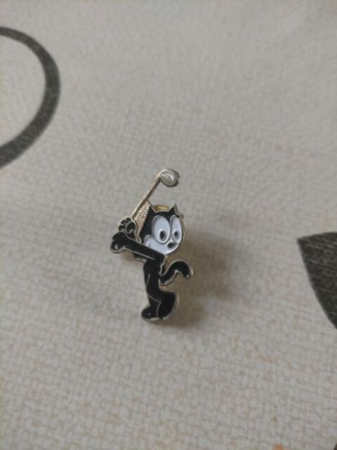 pin's F�lix le chat 4 Miribel (01)