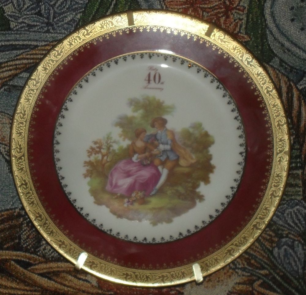  ASSIETTE murale en Porcelaine de LIMOGES &agrave; D&eacute;cor FRAGONARD. Décoration