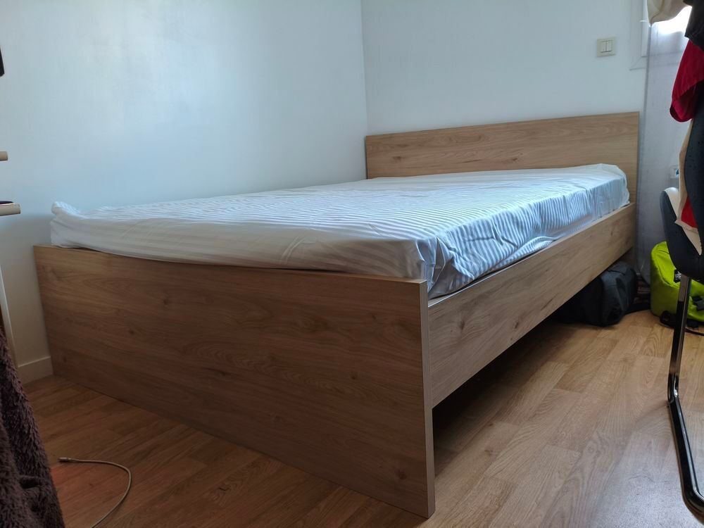 Lit sommier et matelas Meubles