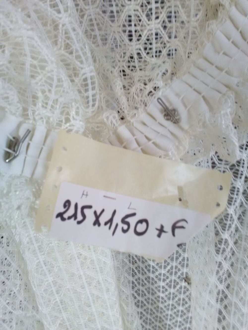 RIDEAU SUR RUFLETTE 215H*150l blanc 15€ Décoration