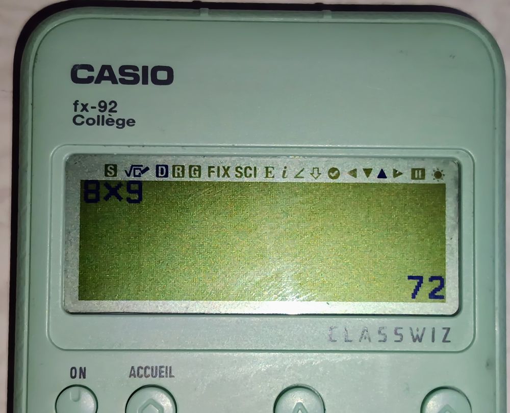 Casio fx-92 Coll&egrave;ge CLASSWIZ de CASIO avec sa coque de prote Matériel informatique