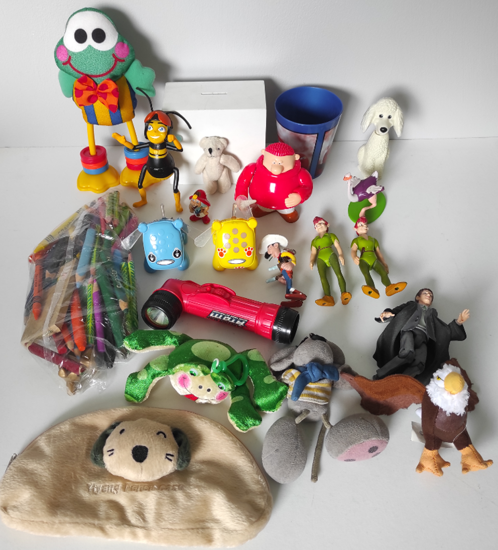 Divers jouets pour enfants (8  le lot) Jeux / jouets