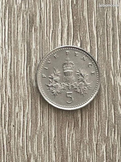 Pièce de monnaie - 5 Pence - Elizabeth II 2004 (Angleterre) 2 Dijon (21)