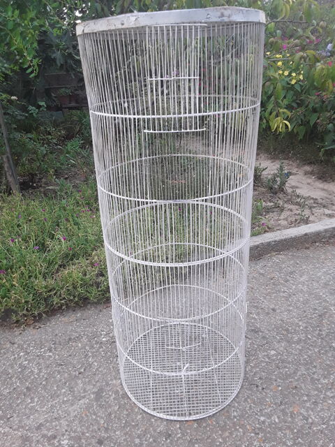 Cage colonne pour oiseaux ou décoration 25 13013 Marseille
