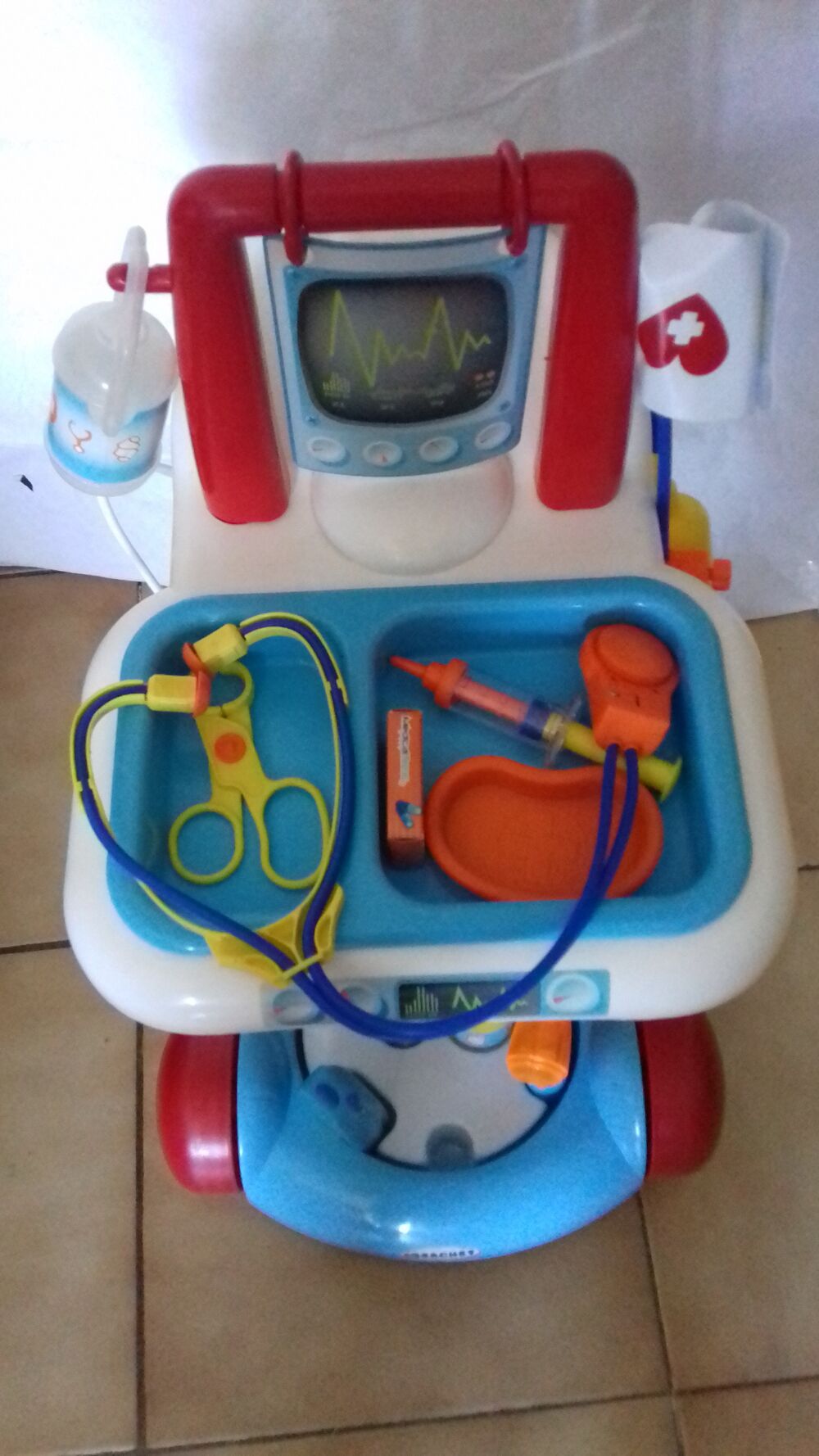 Un chariot m&eacute;dical 
Jeux / jouets