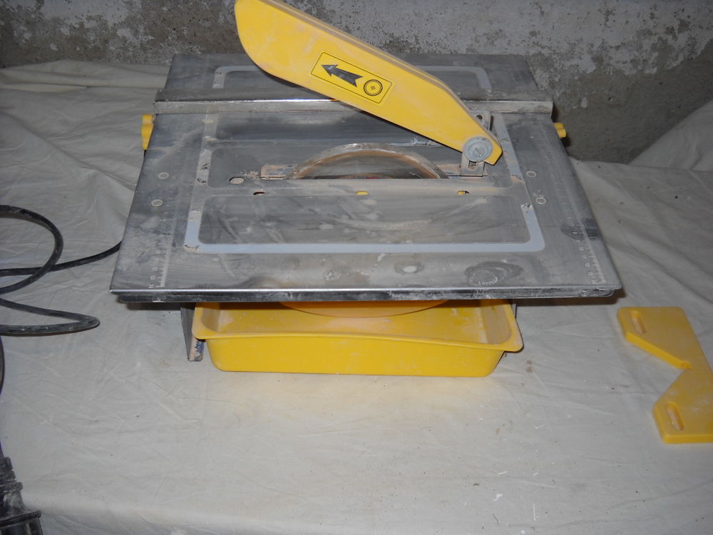  petite machine coupe carrelage &agrave; eau Bricolage