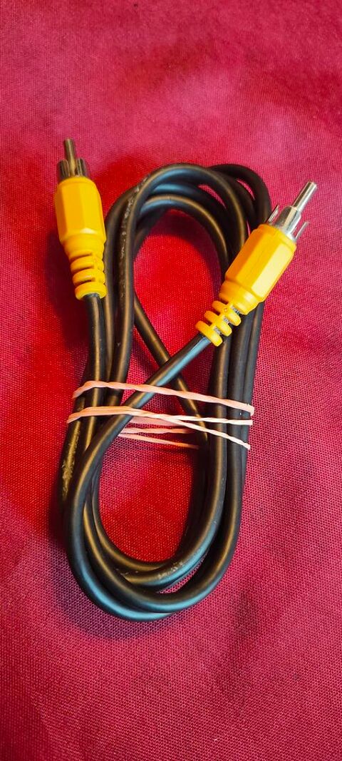 C�ble vid�o RCA m�le � m�le longueur 1m50 2 Avermes (03)