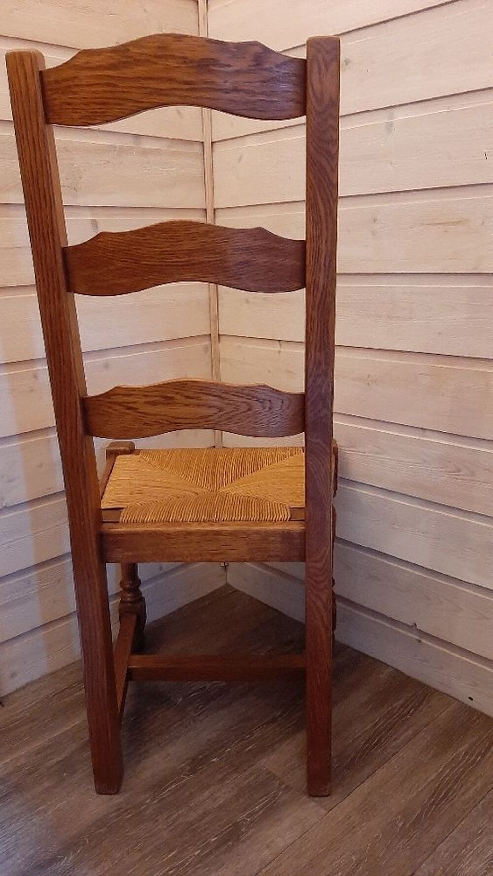 CHAISES EN BOIS MASSIF Meubles