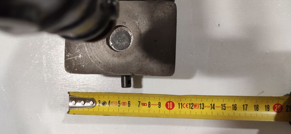 Presse &agrave; oeillets
Bricolage