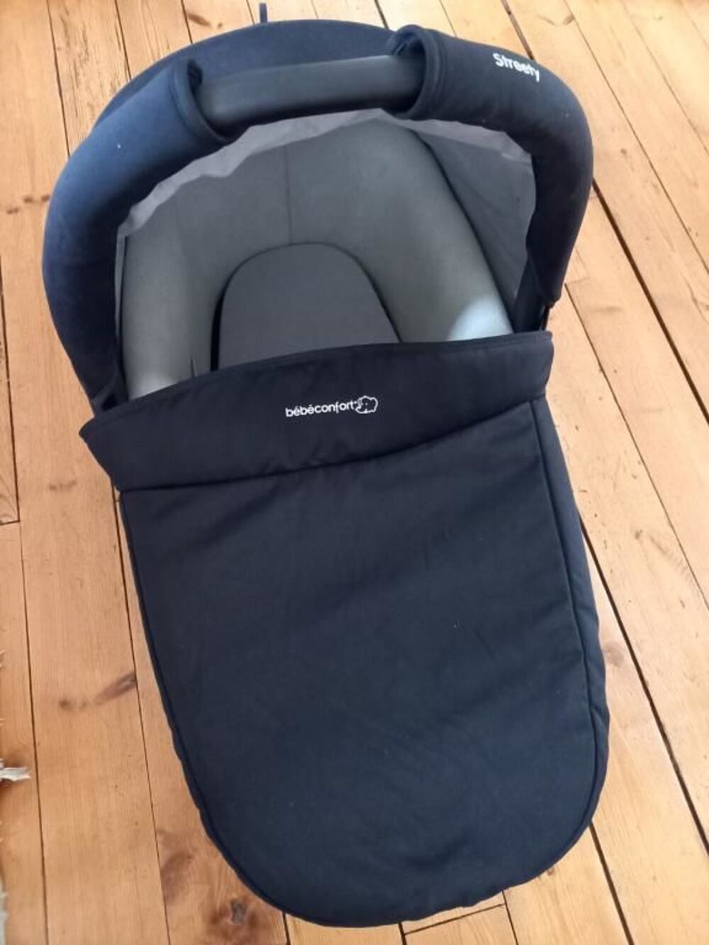 Siege auto enfant trademax et nacelle bebe confort Puériculture