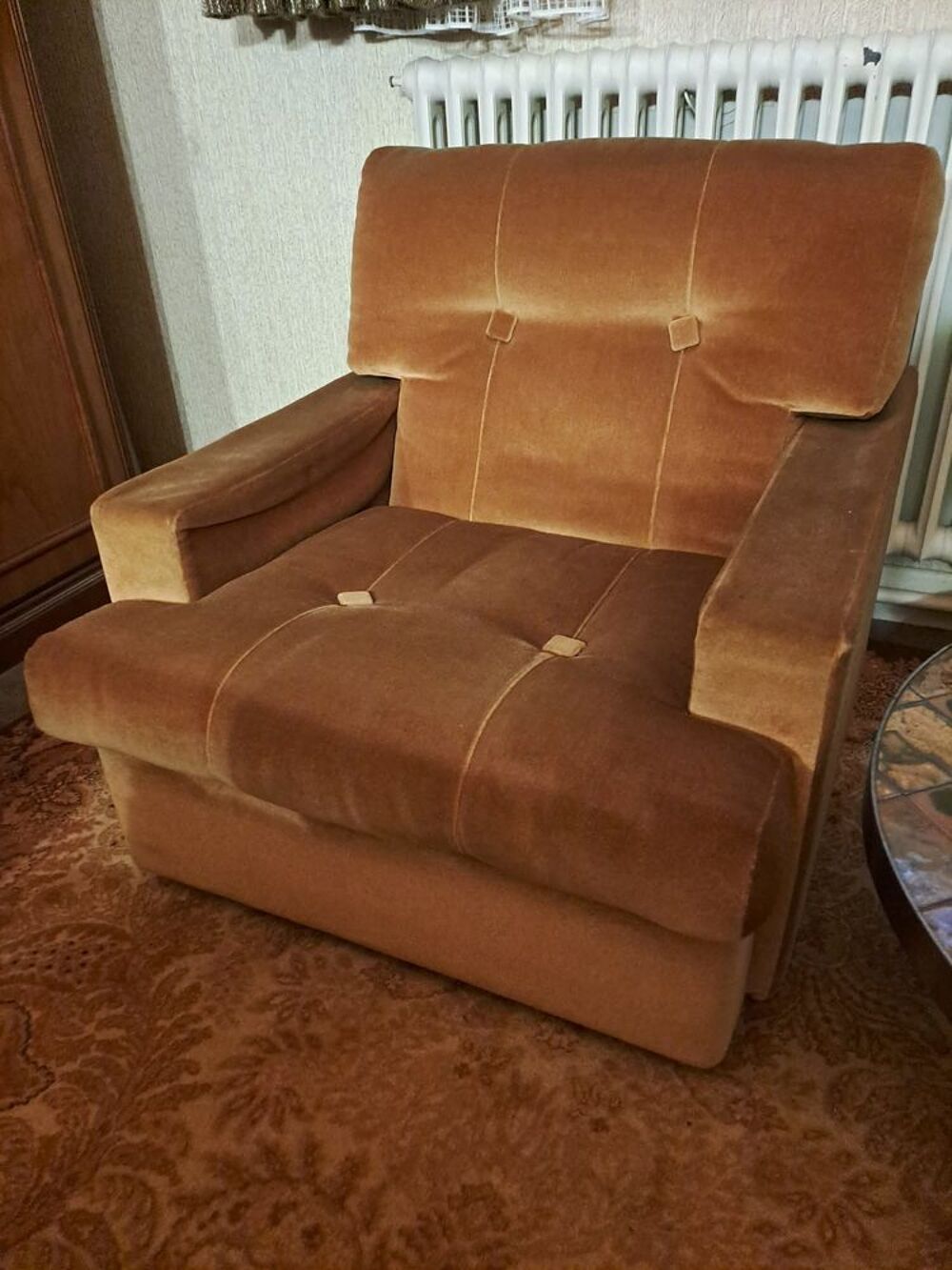 Fauteuil velours dor&eacute; Meubles