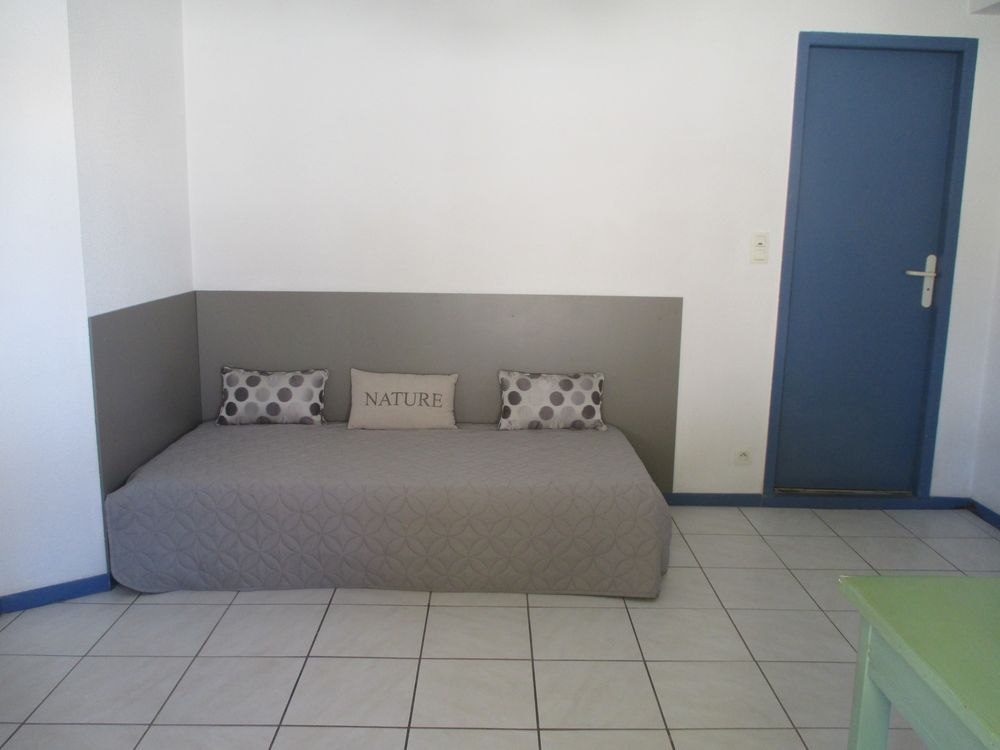 Location Appartement ALBI PRES UNIVERSITE STUDIO MEUBLE TBE 395e Albi