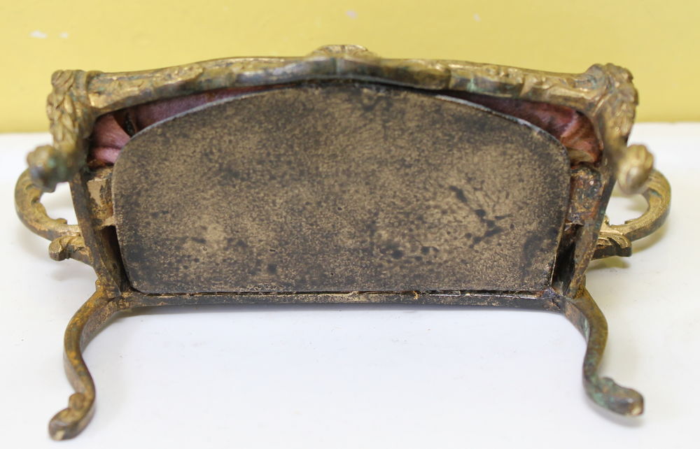 Canap&eacute; Sofa rose de poup&eacute;e XIX eme si&egrave;cle, bronze ou laiton Jeux / jouets