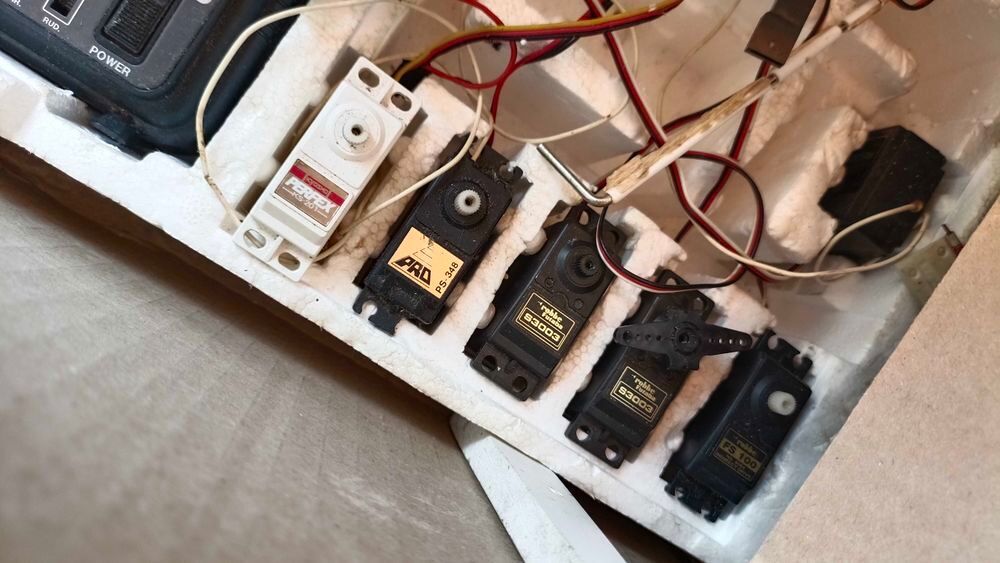t&eacute;l&eacute;commande mod&eacute;lisme et servos Sports