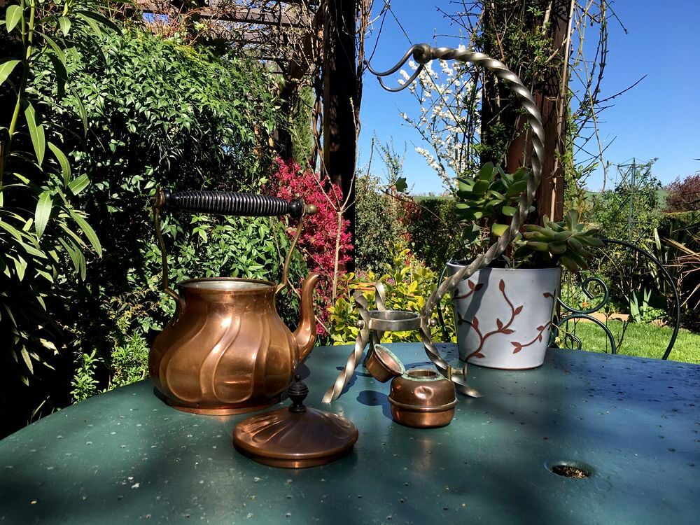Th&eacute;i&egrave;re ancienne &agrave; r&eacute;chaud, cuivre, laiton et fer forg&eacute; Décoration