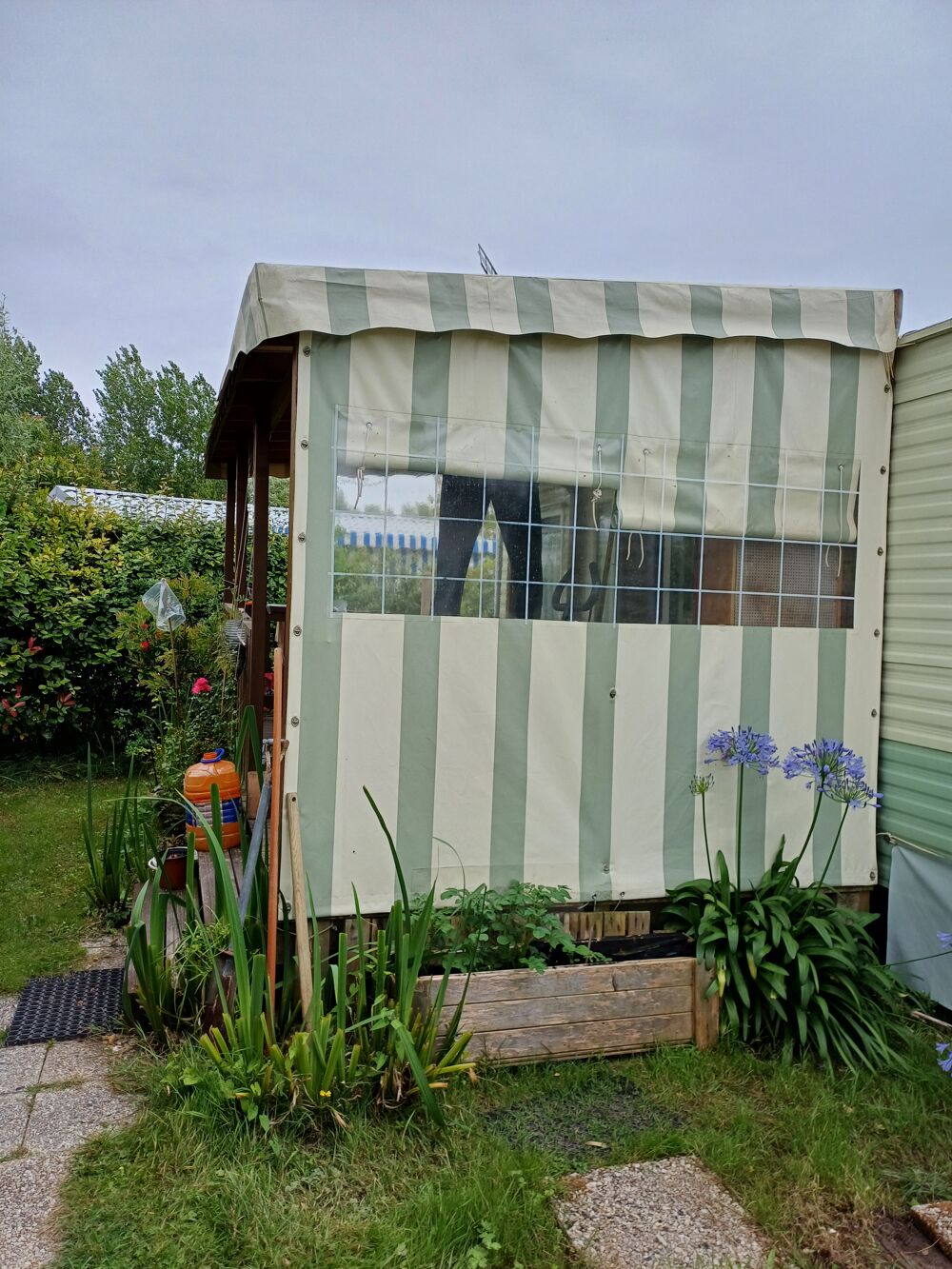 B&acirc;che pour terrasse mobil home Jardin