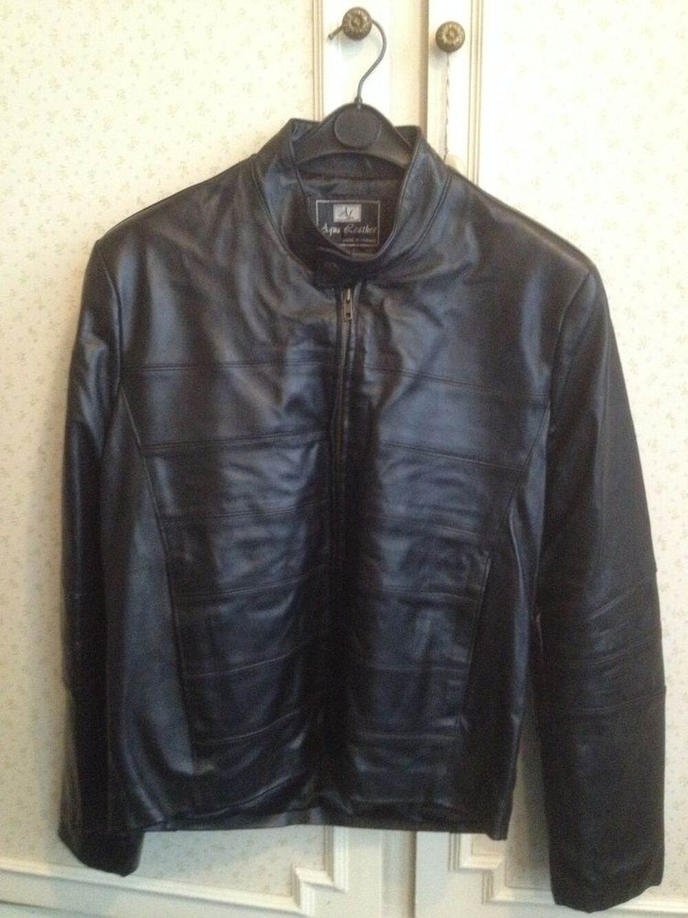 Veste cuir Homme Aqua Leather Taille 1
Vêtements