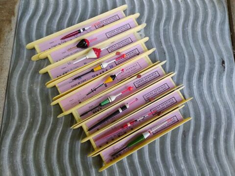 Lot 9 Anciennes Lignes Montes avec Flotteurs Vintage 25 Loches (37)