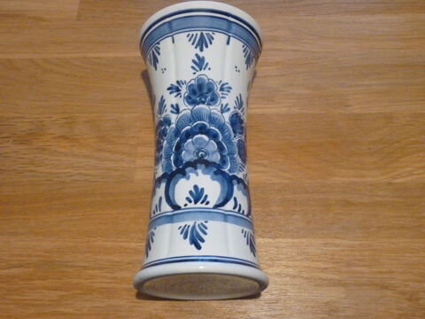 Vase Delft .Fabriqu� en Hollande. 30 Clermont-l'H�rault (34)