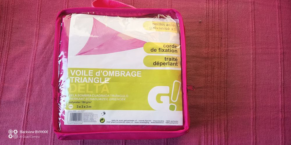 Voile d'ombrage. Triangle 3 X 3 X 3 m. Jardin