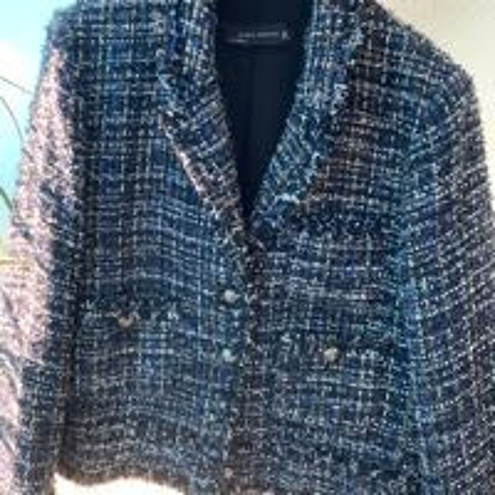 VESTE TWEED COURTE couleurs multiples et file argent&eacute; Vtements
