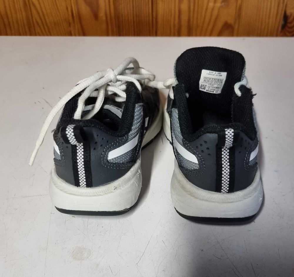 Basket Reebok road supr&ecirc;me 2.0 gris et noir taille 27.5 Chaussures