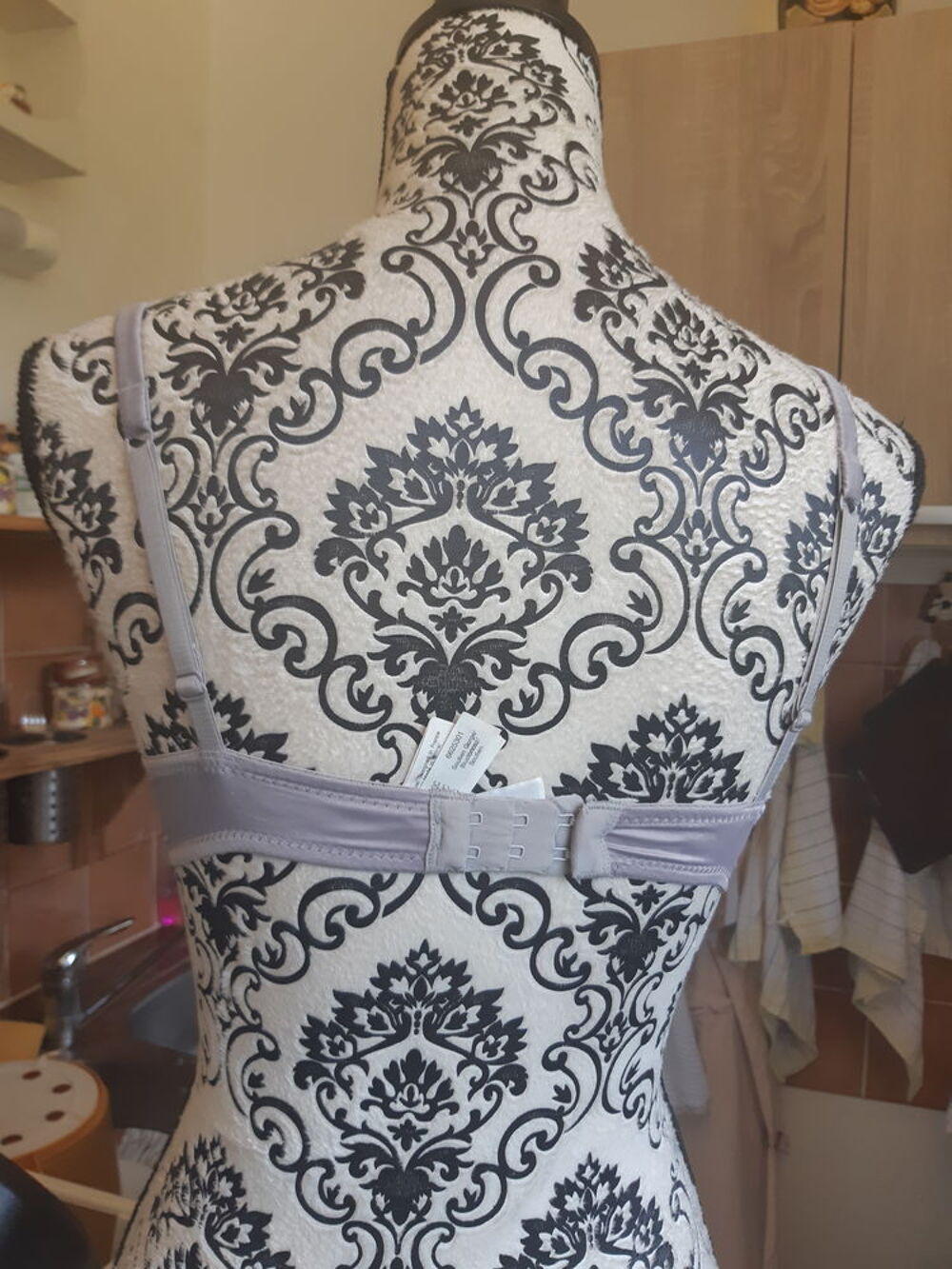  soutien gorge gris a dentelle noire,a motifs, ETAM T 90 C Vêtements