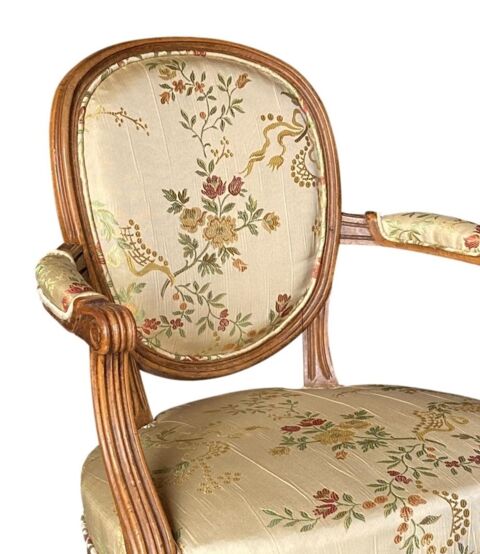 Quatre fauteuils cabriolets Louis XVI du XIXe sicle 1500 Chteaubriant (44)