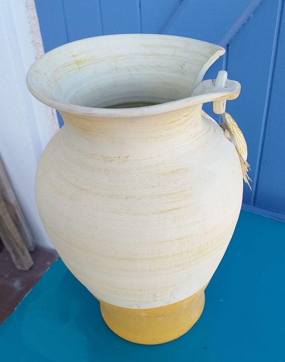 Grand Vase / poterie / jarre / jaune bicolor / d&eacute;cor d'un grillon Hauteur 32 cm Jardin