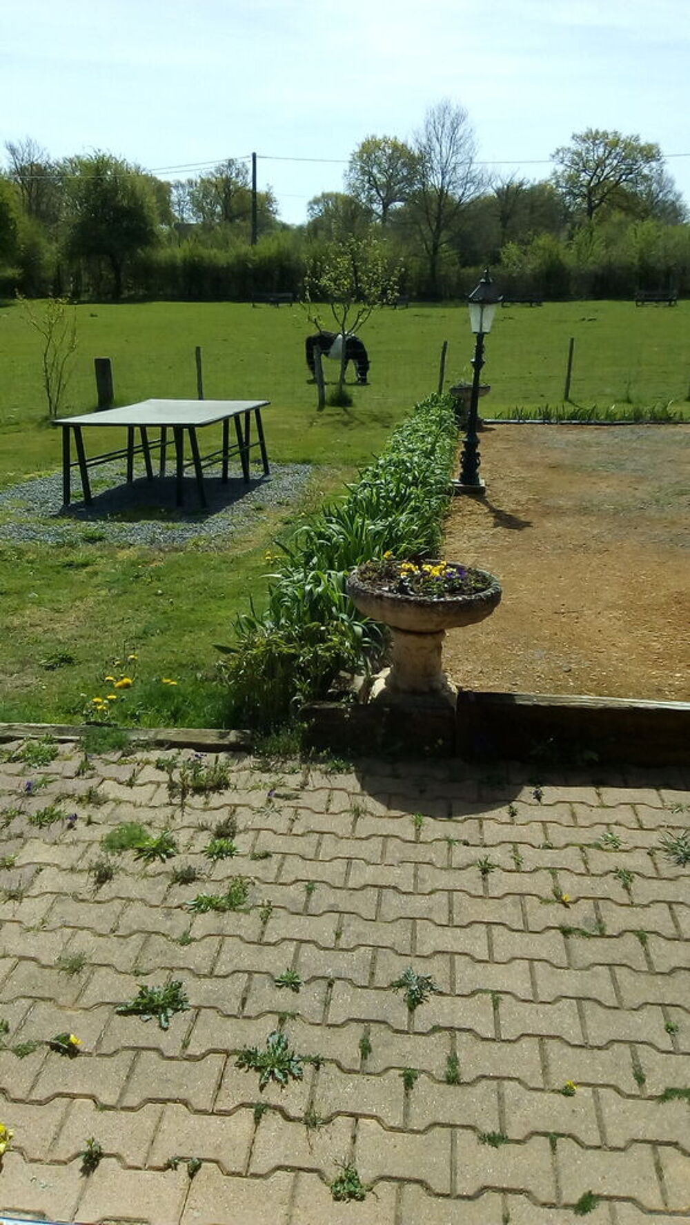   maisonen bois bord un étang Centre, Lys-Saint-Georges (36230)