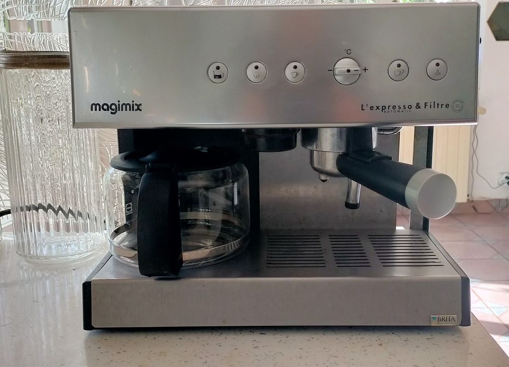 Cafeti&egrave;re filtre et expresso Magimix Electroménager