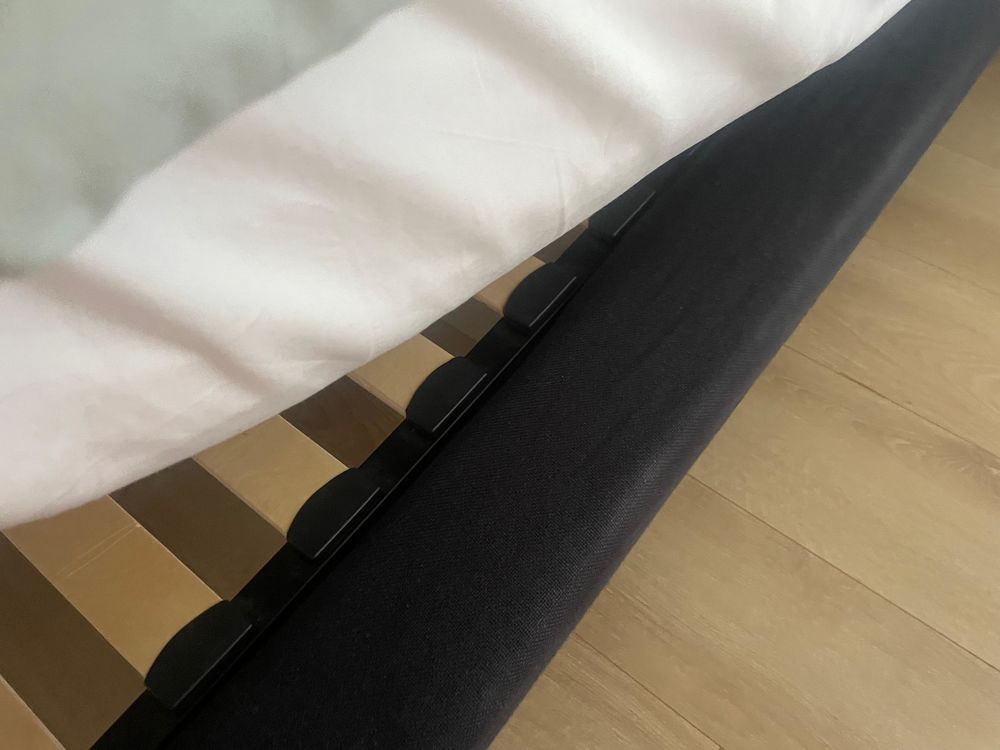 Lit double Aurore lin stonewashed + matelas. Tr&egrave;s bon &eacute;tat! Meubles