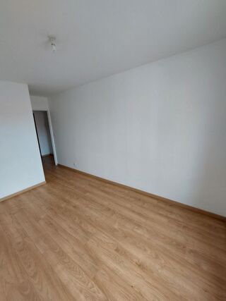  Appartement à louer 3 pièces 64 m² Reims