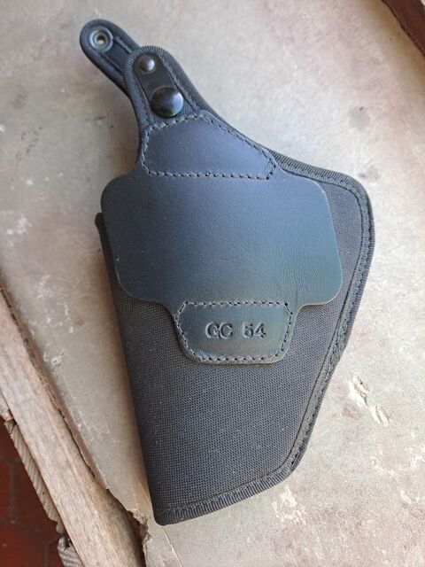 �tui pistolet 45 Montceaux-l�s-Provins (77)