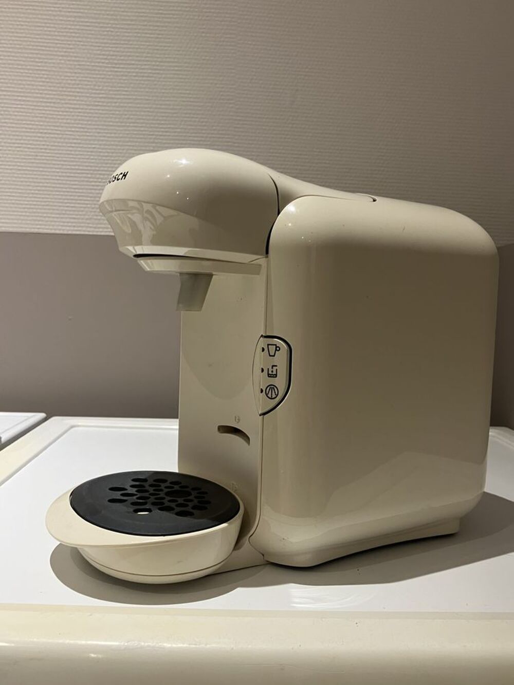 Cafeti&egrave;re Tr&egrave;s r&eacute;cente &amp; peu servie avec dosettes Electroménager