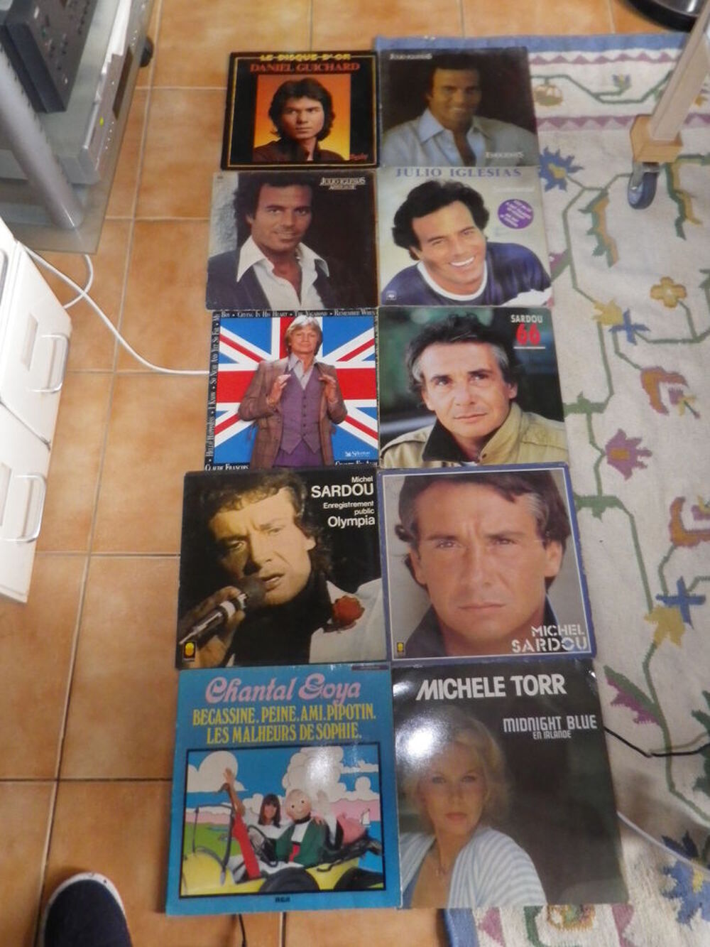 LOT 10 DISQUES VINYLES 33 T CD et vinyles