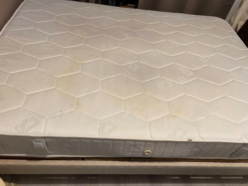 Matelas et sommier en bois Meubles